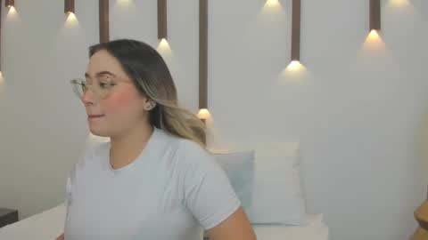 A N T O N E L L A  online show from February 5, 12:06 pm