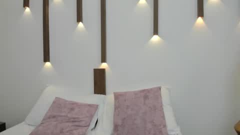 A N T O N E L L A  online show from February 10, 3:32 pm