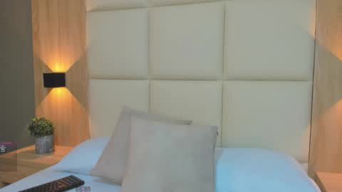 A N T O N E L L A  online show from November 6, 12:17 pm