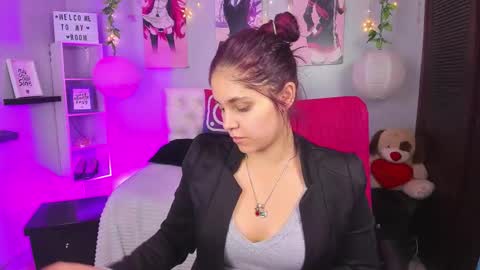    online show from December 15, 12:53 pm