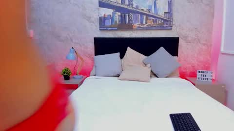 Snapshot of antonella_ponss chatting on October 21, 1:34 pm antonella_ponss online show from October 21, 1:34 pm