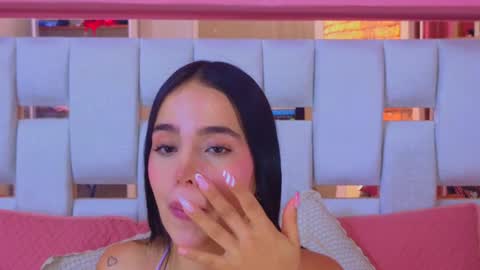 Snapshot of antonellaa_hanks chatting on January 7, 1:24 pm online show from January 7, 1:24 pm