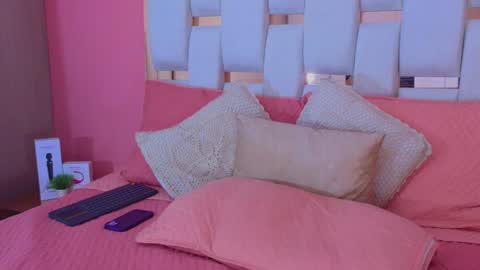 Snapshot of antonellaa_hanks chatting on January 9, 4:39 pm online show from January 9, 4:39 pm