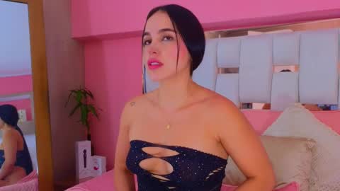 Snapshot of antonellaa_hanks chatting on February 9, 3:12 pm online show from February 9, 3:12 pm