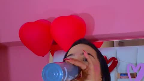 Snapshot of antonellaa_hanks chatting on February 19, 1:28 pm online show from February 19, 1:28 pm