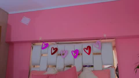 Snapshot of antonellaa_hanks chatting on February 26, 1:19 pm online show from February 26, 1:19 pm