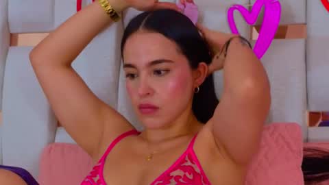 Snapshot of antonellaa_hanks chatting on February 27, 1:17 pm online show from February 27, 1:17 pm