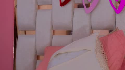 Snapshot of antonellaa_hanks chatting on February 27, 4:21 pm online show from February 27, 4:21 pm