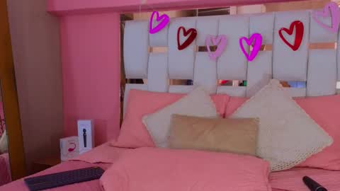 Snapshot of antonellaa_hanks chatting on March 4, 1:28 pm online show from March 4, 1:28 pm