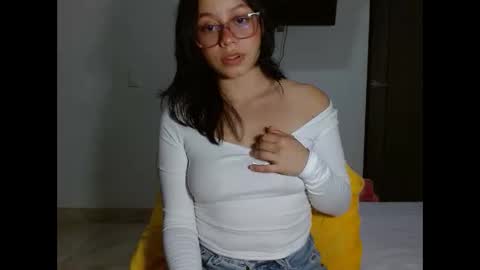 Snapshot of antonellacut chatting on October 28, 5:00 am ANTONELLA online show from October 28, 5:00 am