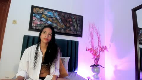 Snapshot of antonellahall_ chatting on January 17, 11:49 am AntonellaHall online show from January 17, 11:49 am