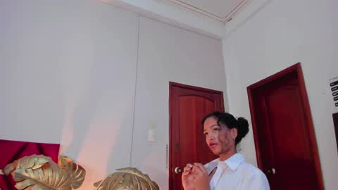 Snapshot of antonellahall_ chatting on March 8, 3:24 pm AntonellaHall online show from March 8, 3:24 pm