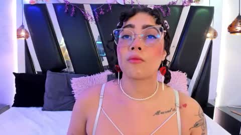 A N T O N E L L E  online show from February 3, 11:26 am