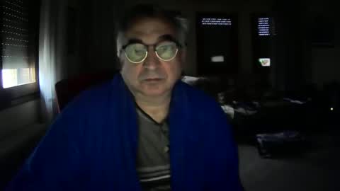 Snapshot of antonio2605 chatting on December 14, 8:41 am Antonio online show from December 14, 8:41 am