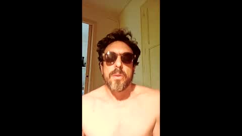 Snapshot of antoniovictory chatting on March 31, 8:04 am antoniovictory online show from March 31, 8:04 am