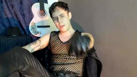 antonnello_ online show from November 19, 12:43 am