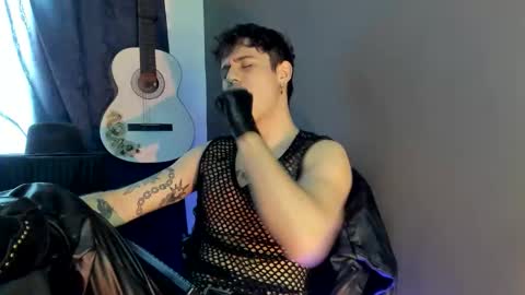 antonnello_ online show from December 4, 4:27 pm