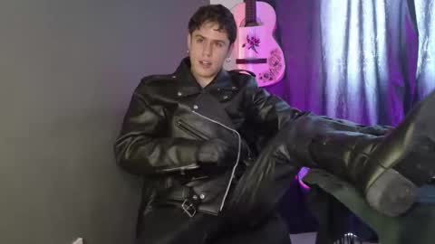 Snapshot of antonnello_ chatting on April 24, 5:59 pm antonnello_ online show from April 24, 5:59 pm