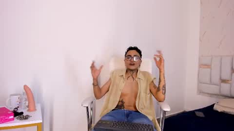 antony_d_ossa online show from July 29, 6:00 am