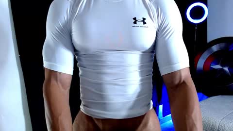 Instagram miguelangel1802  online show from November 25, 5:13 pm