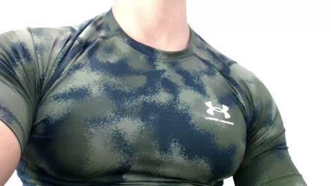 Snapshot of antonywebb94 chatting on March 30, 12:00 am Instagram miguelangel1802 online show from March 30, 12:00 am