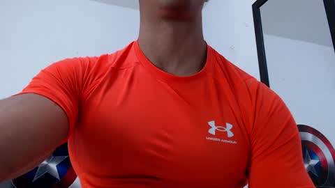 Snapshot of antonywebb94 chatting on April 2, 8:28 pm Instagram miguelangel1802 online show from April 2, 8:28 pm