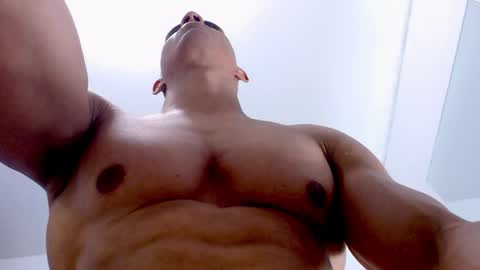 Snapshot of antonywebb94 chatting on April 14, 2:39 am Instagram miguelangel1802 online show from April 14, 2:39 am