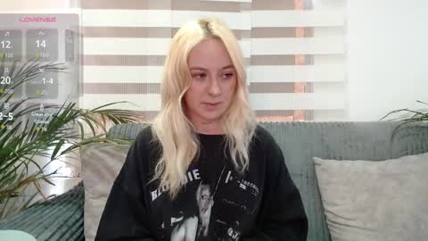 Antonia online show from April 5, 9:12 pm