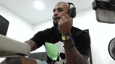 antwanblack11 online show from December 9, 3:18 am