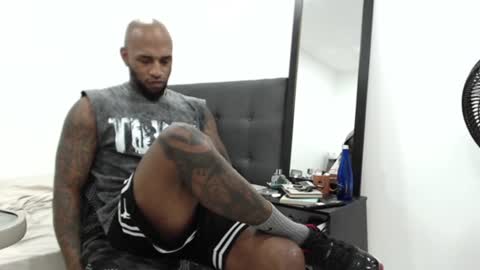 antwanblack11 online show from January 3, 4:37 pm