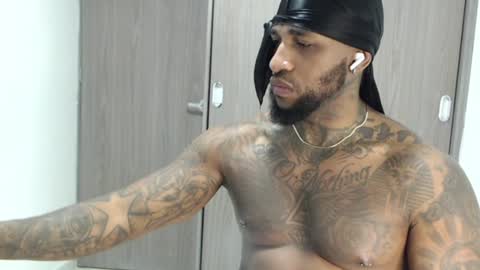 antwanblack11 online show from November 12, 2:56 am