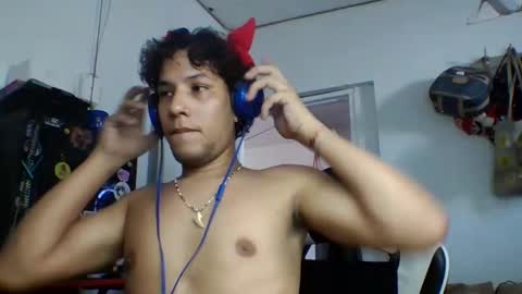 AnuarDHM online show from November 8, 2:28 pm