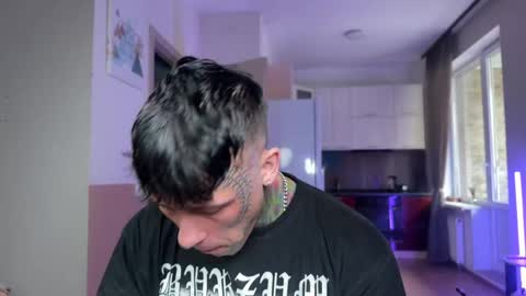 Tom online show from April 4, 5:27 am