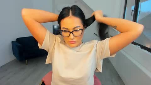 Snapshot of anya_evy chatting on November 7, 5:40 am Anya online show from November 7, 5:40 am