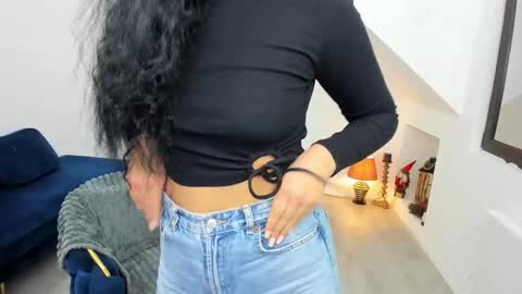 Snapshot of anya_evy chatting on November 25, 5:40 am Anya online show from November 25, 5:40 am