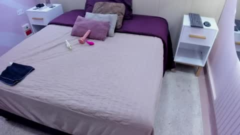 anya_shaffer online show from June 9, 1:28 am