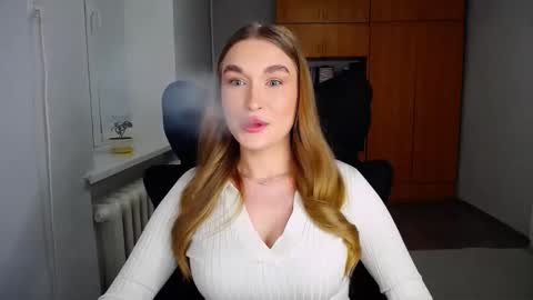 AnyaSmack online show from February 16, 2:46 pm