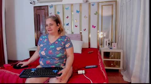 Anyela  online show from February 3, 3:04 am