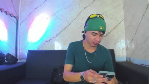 anyelo_sexyhot online show from October 8, 11:52 am