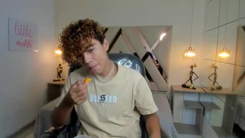 anyelotwink online show from March 9, 2:21 pm