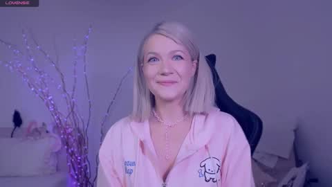 Snapshot of anykitty chatting on December 10, 11:43 am Anykitty online show from December 10, 11:43 am