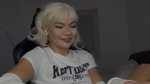 Snapshot of anykitty chatting on November 22, 12:09 am Anykitty online show from November 22, 12:09 am