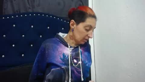 Snapshot of anyu_1306 chatting on December 16, 1:31 am anyu online show from December 16, 1:31 am