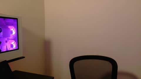 Snapshot of apachewithawebcam chatting on September 23, 11:08 pm ApacheWithWebcam online show from September 23, 11:08 pm