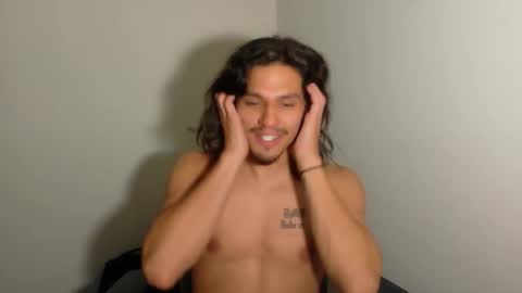 Snapshot of apachewithawebcam chatting on March 28, 2:11 am ApacheWithWebcam online show from March 28, 2:11 am