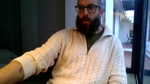 Snapshot of apc_3 chatting on November 18, 8:19 am apc_3 online show from November 18, 8:19 am