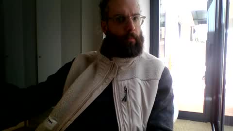 Snapshot of apc_3 chatting on February 10, 1:37 pm apc_3 online show from February 10, 1:37 pm