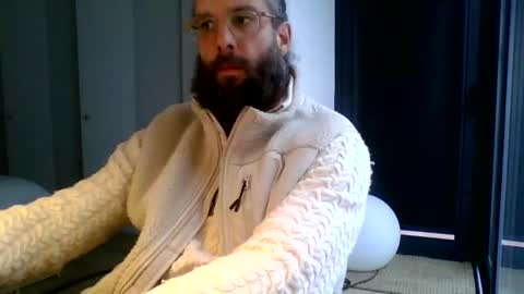 Snapshot of apc_3 chatting on February 17, 8:22 am apc_3 online show from February 17, 8:22 am