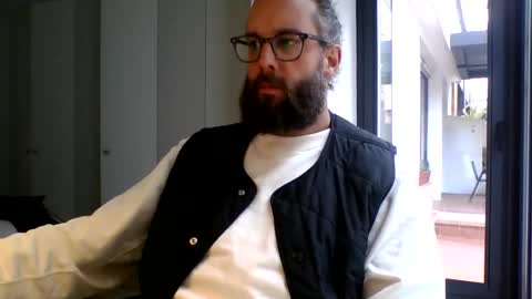 Snapshot of apc_3 chatting on April 8, 8:36 am apc_3 online show from April 8, 8:36 am