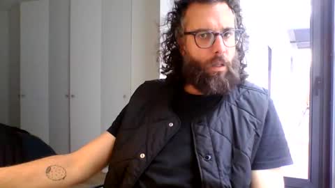 Snapshot of apc_3 chatting on April 10, 9:14 am apc_3 online show from April 10, 9:14 am